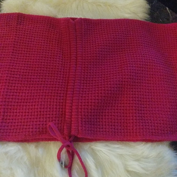 Michael Kors Pink Shrug/ Infinity Scarf - Picture 5 of 8